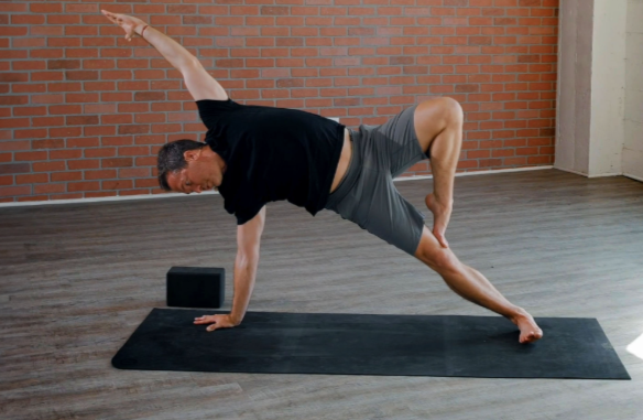 Travis Eliot - Power Yoga Blaze